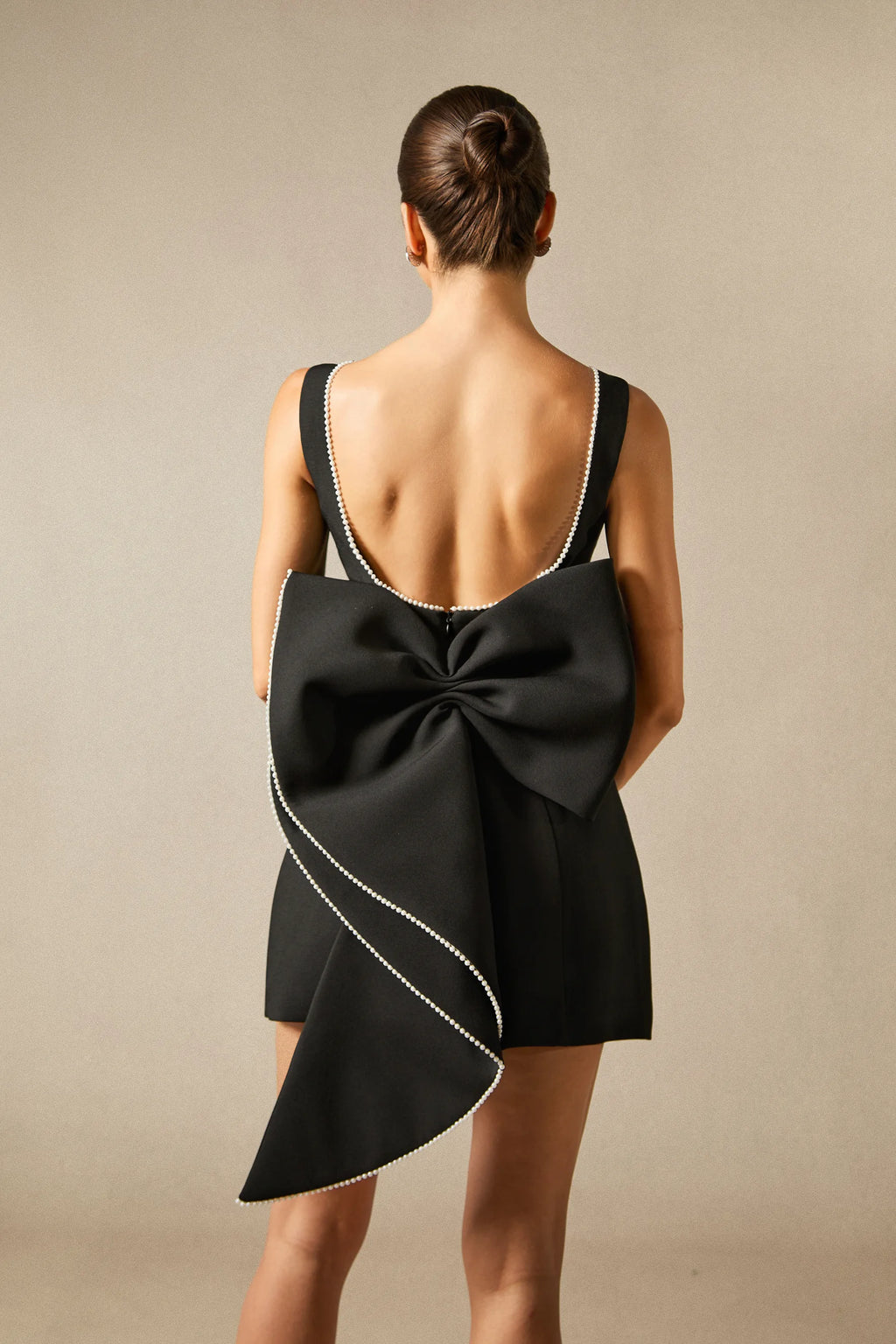 Cecila - Black Bowknot Pearl Backless Mini Dress