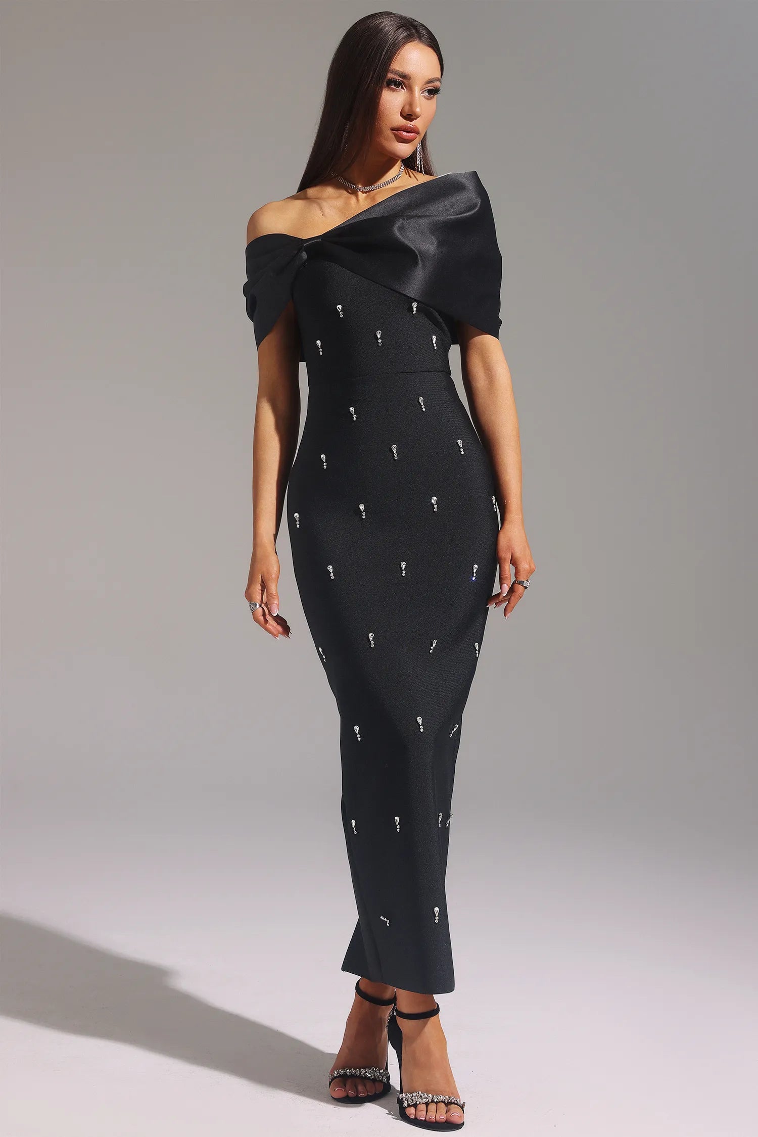 Liberty - Sleeveless One Shoulder Diamond Bow Bandage Maxi Dress