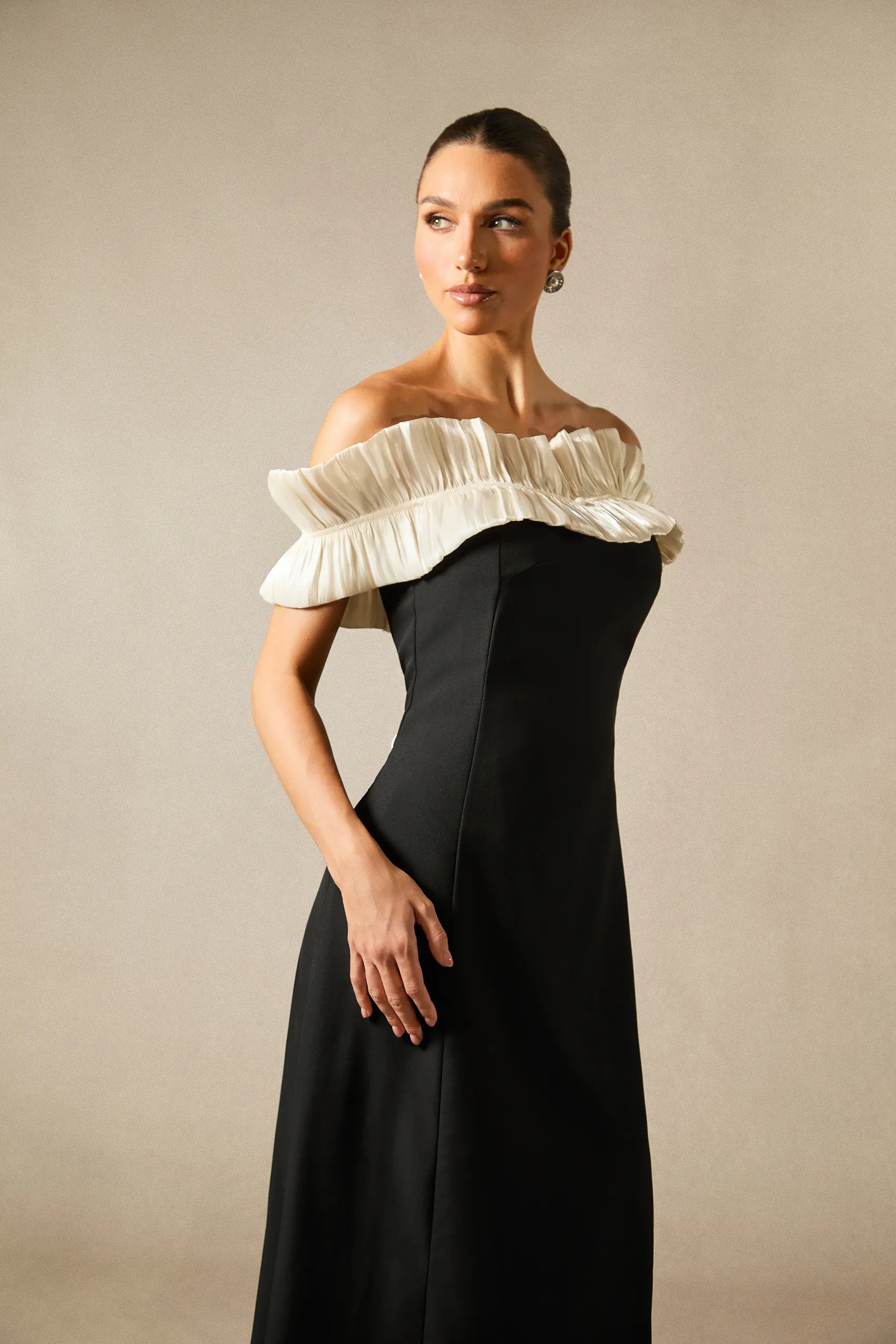 Bonnie - Off-Shoulder Ruffle Midi Dress