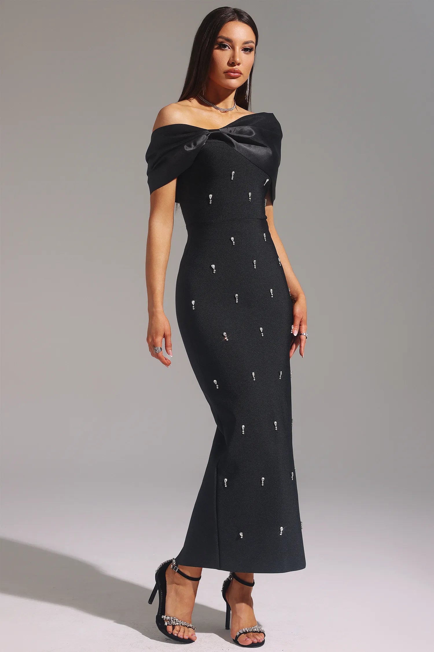 Liberty - Sleeveless One Shoulder Diamond Bow Bandage Maxi Dress