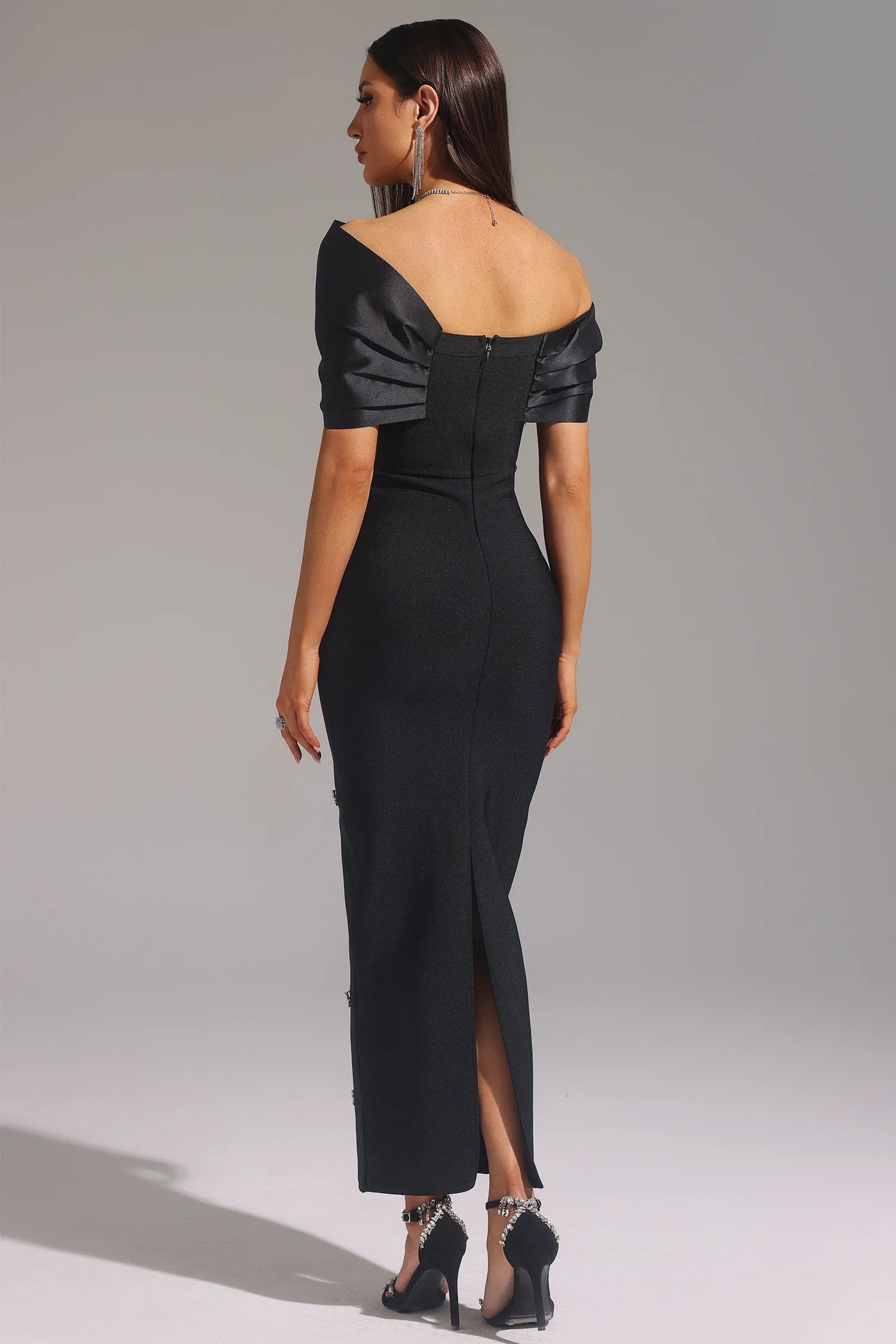 Liberty - Sleeveless One Shoulder Diamond Bow Bandage Maxi Dress