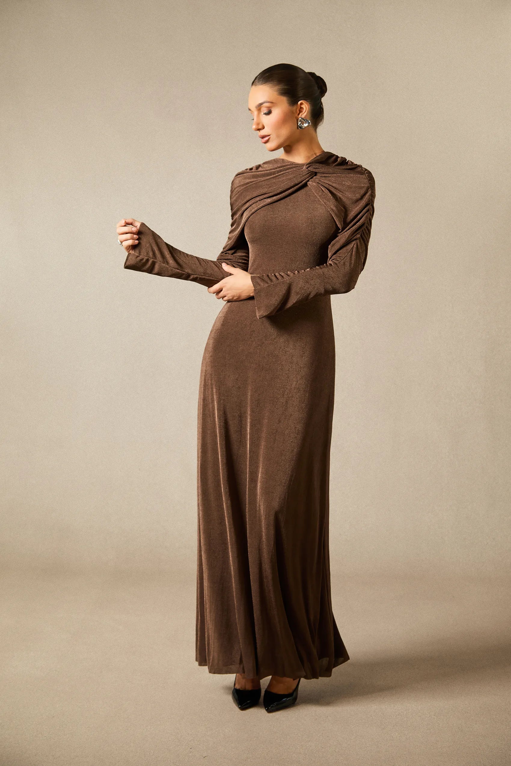 Virginia - Brown Velvet Long Sleeve Maxi Dress