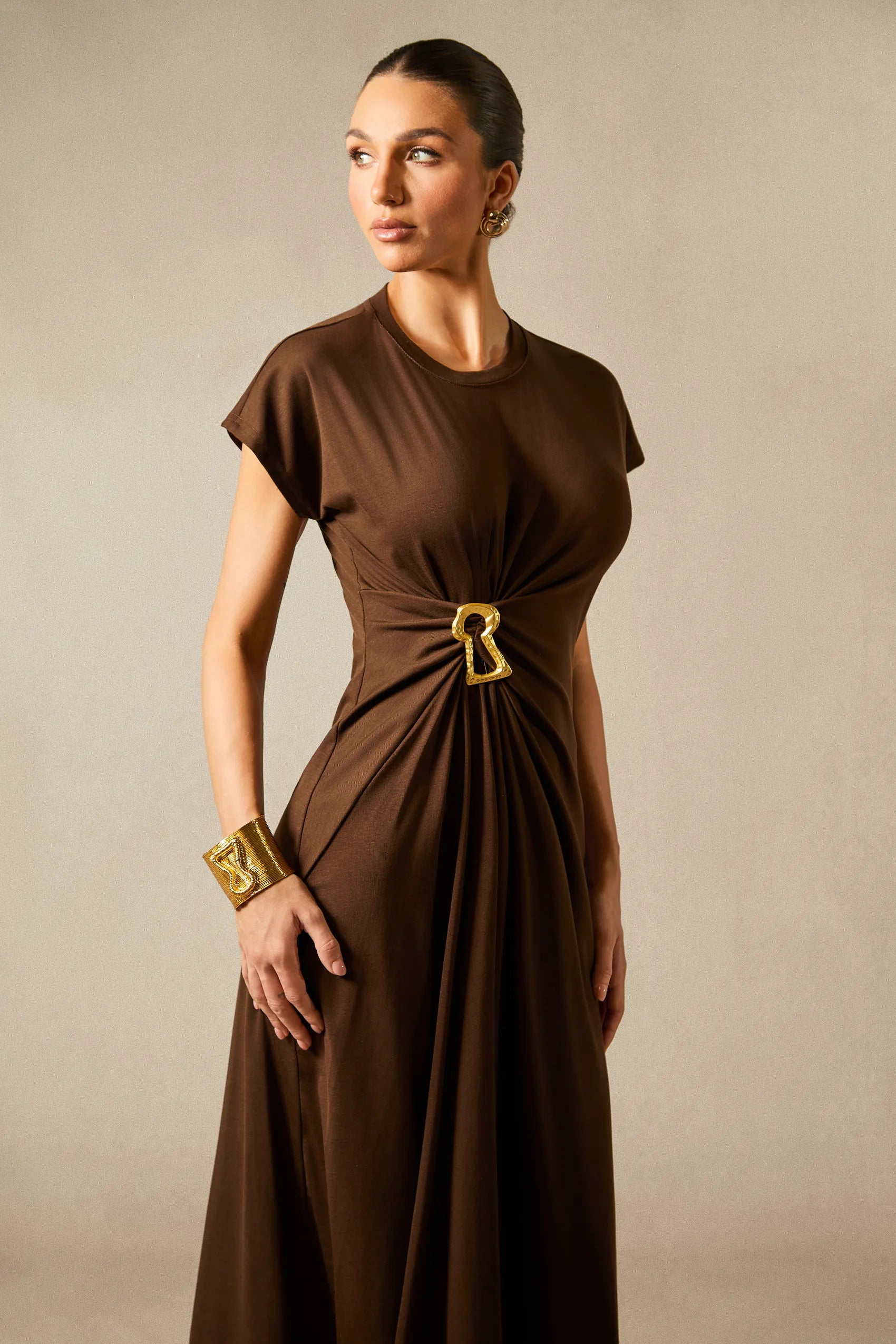 Bonnie - Short Sleeve Brown Midi Dress