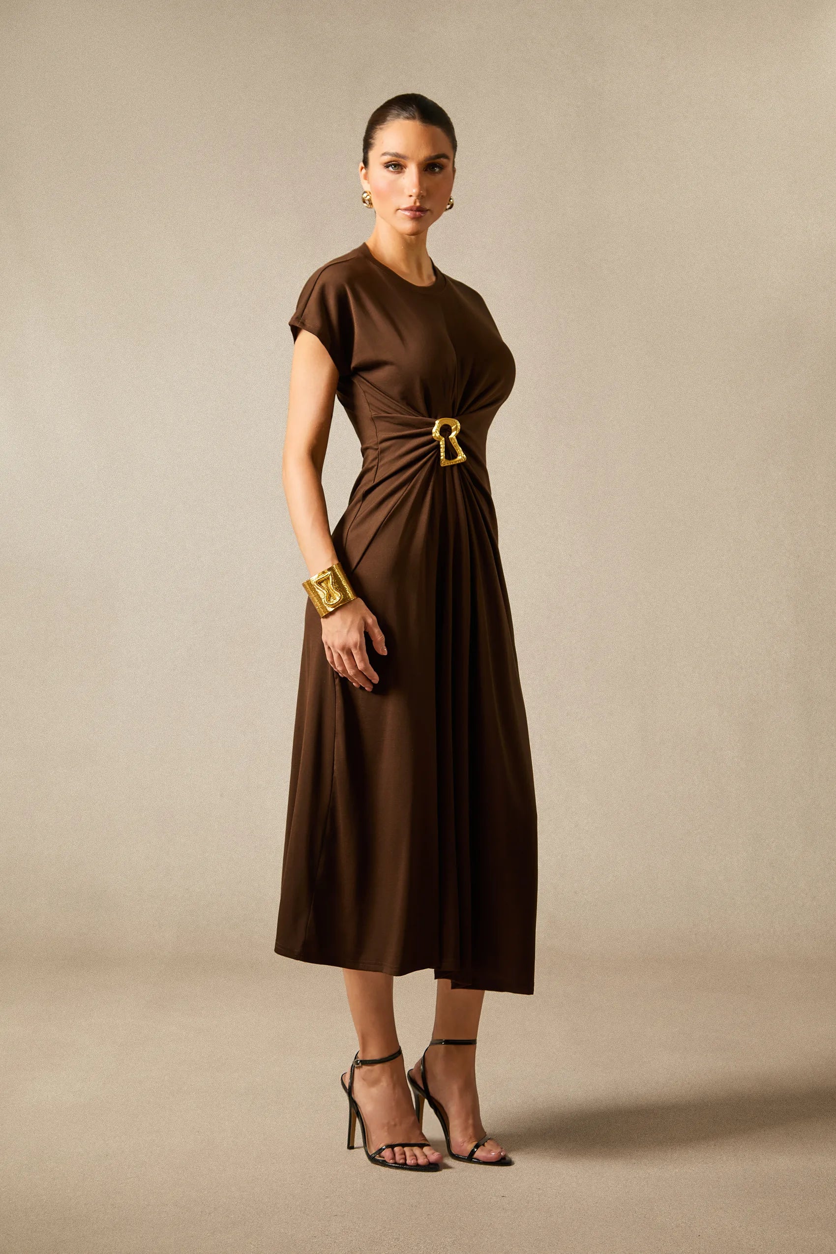 Bonnie - Short Sleeve Brown Midi Dress
