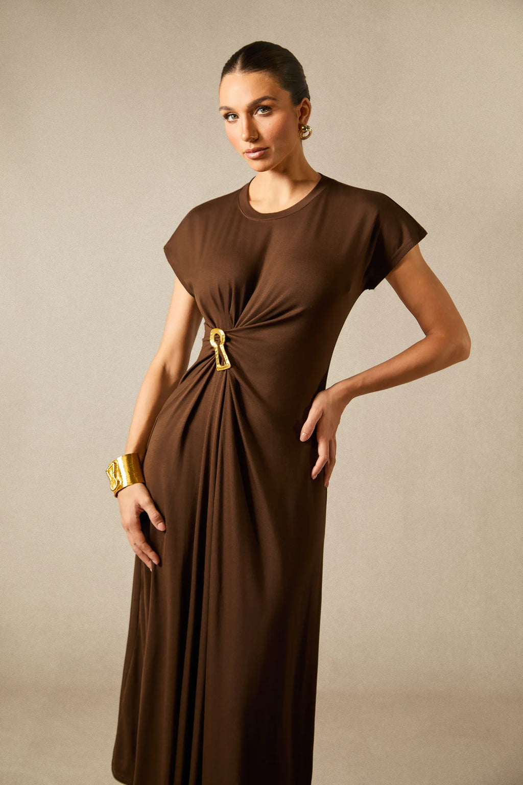 Bonnie - Short Sleeve Brown Midi Dress