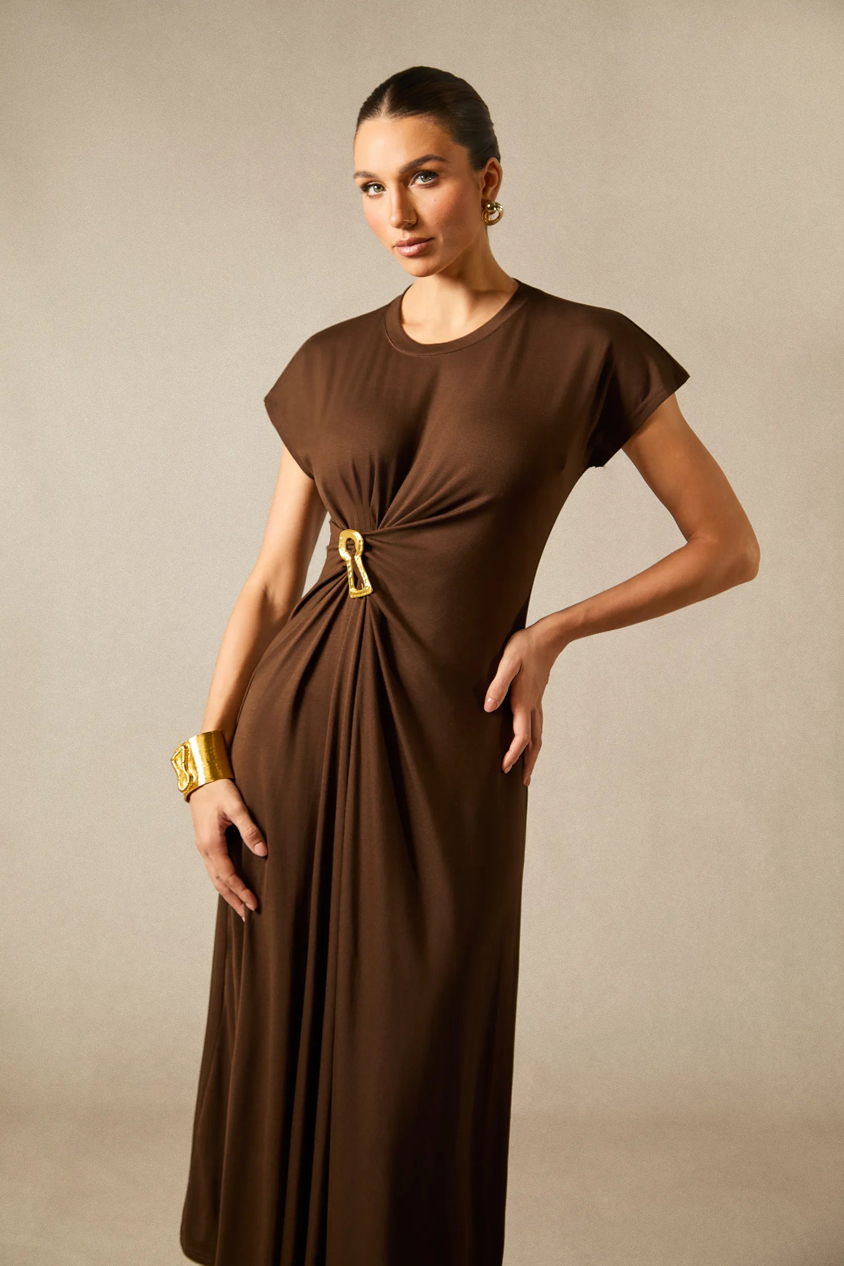 Bonnie - Short Sleeve Brown Midi Dress