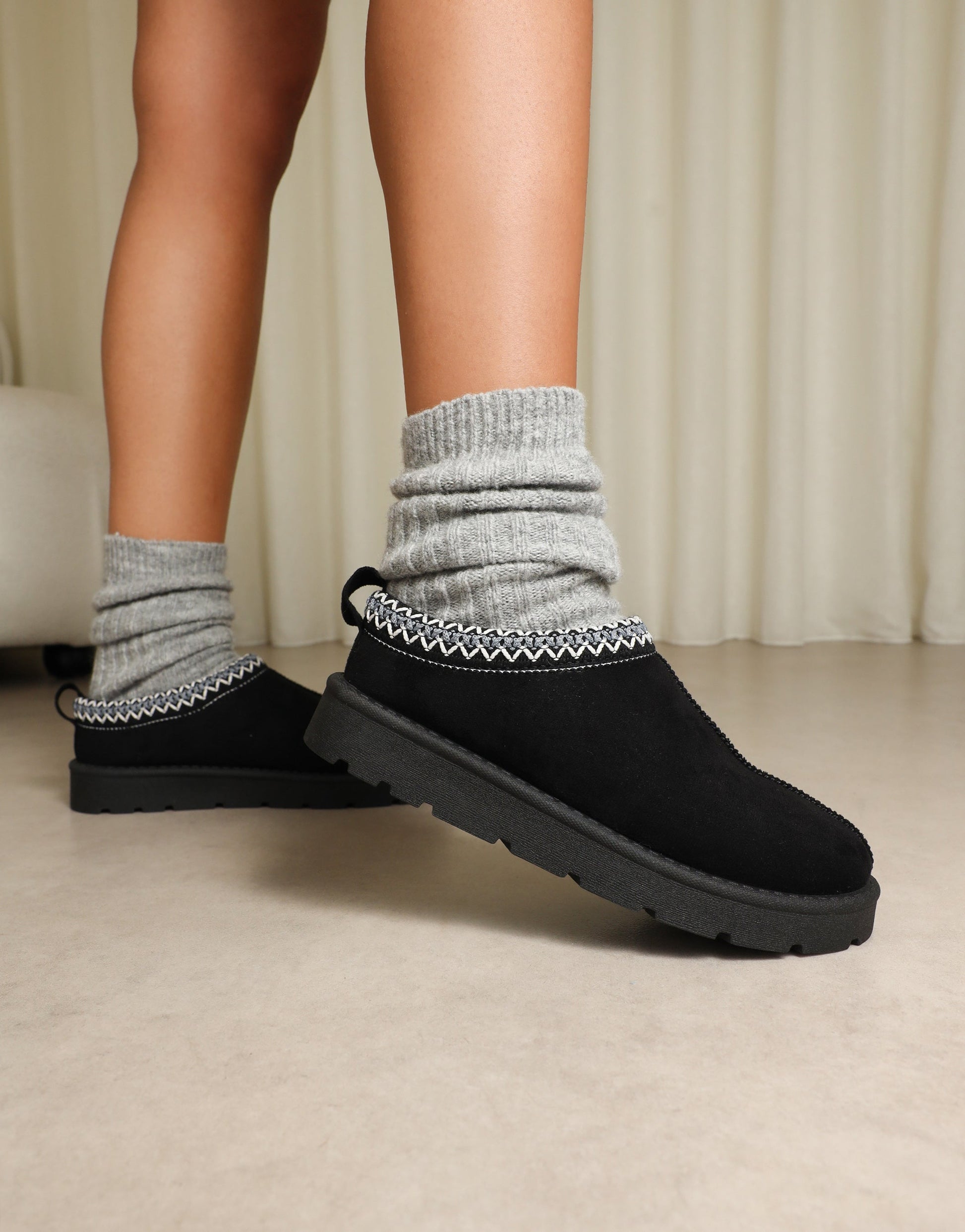 Maeve - Black Slippers