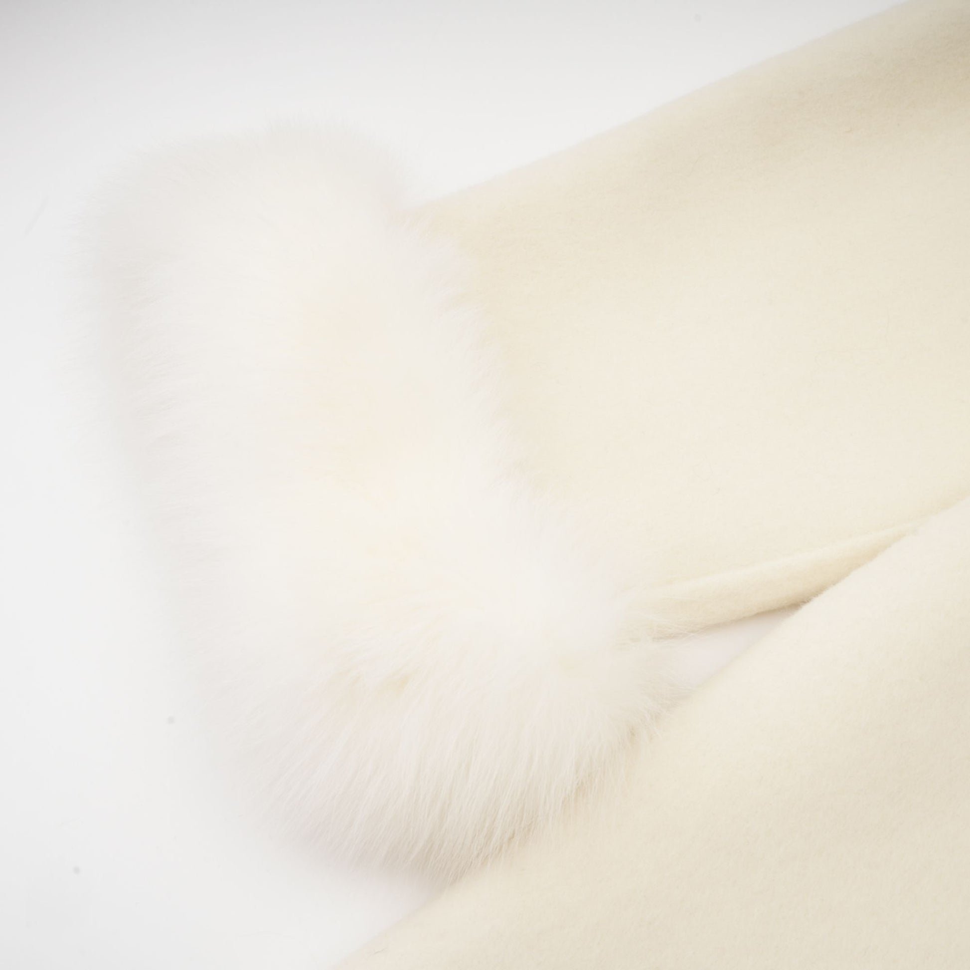 Leila - White Wool fur Bowknot Coat