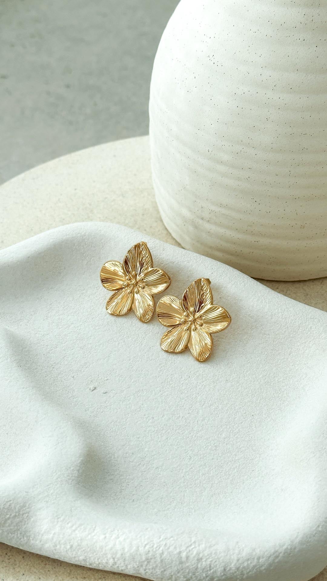 Lexi - Gold Plated Flower Earrings